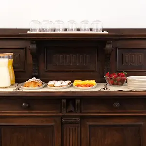 https://ottanta5-private-rooms.sicilyhotelsitaly.net